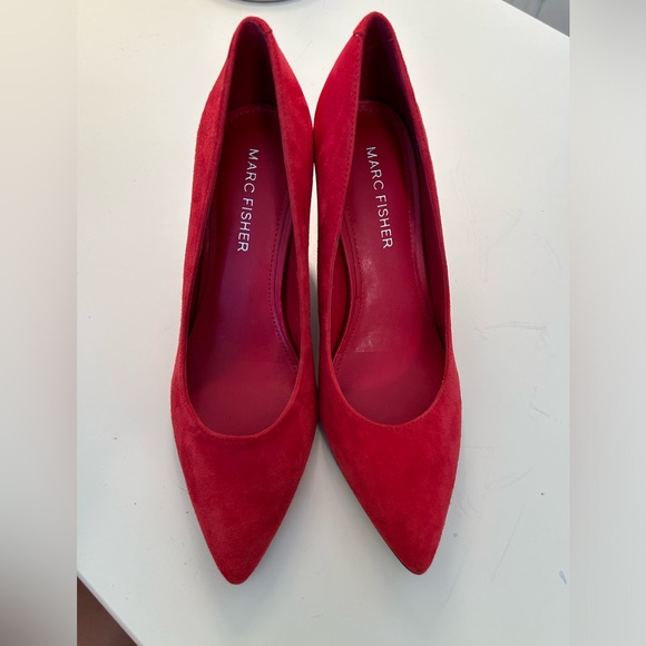 Marc Fisher, size 5.5M, red suede heel, NWOT nor box, never worn,new condition! - Picture 2 of 8